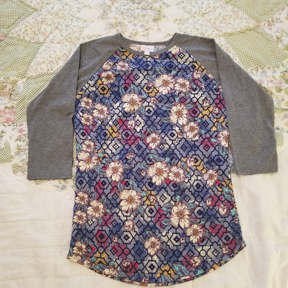LuLaRoe Tops - LuLaRoe Floral Jersey Size Small